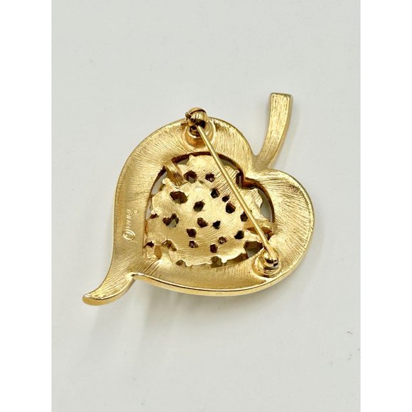 Vintage Signed TRIFARI Leaf Heart Pin Brooch Textured Gold Tone Clear Stones - Picture 4 of 6